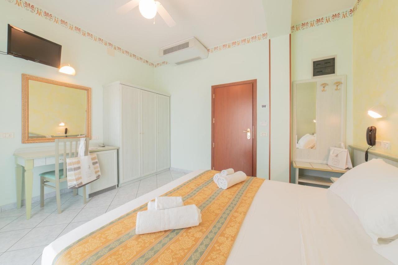 Hotel Cavalli Cattolica Dış mekan fotoğraf